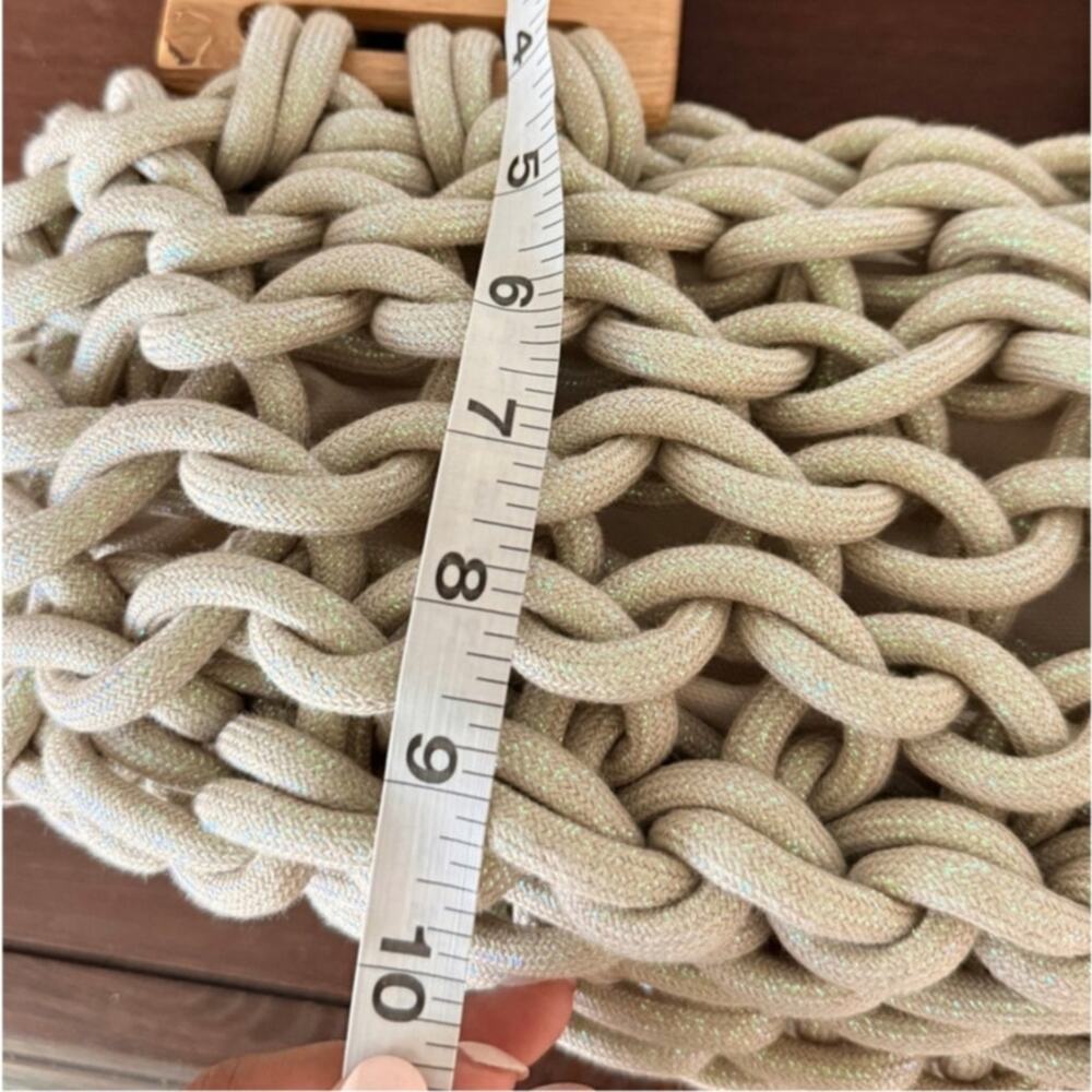 Alienina Unique Woven Rope Handbag with Wooden Handles - Picture 4 of 8